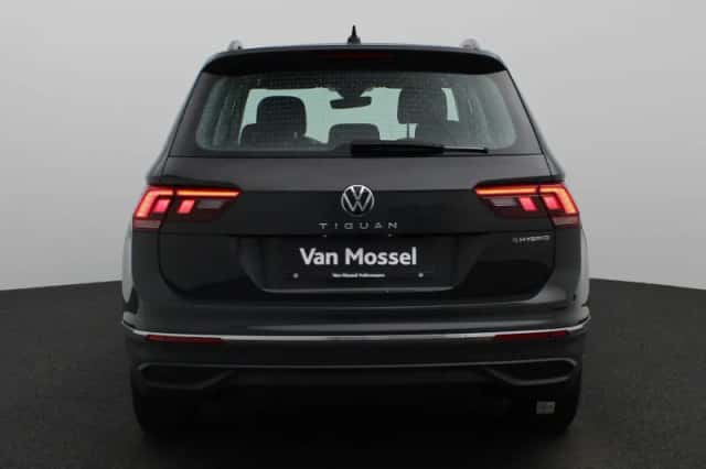 Volkswagen Tiguan (2022) thumbnail 5