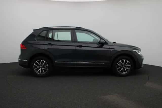 Volkswagen Tiguan (2022) thumbnail 6