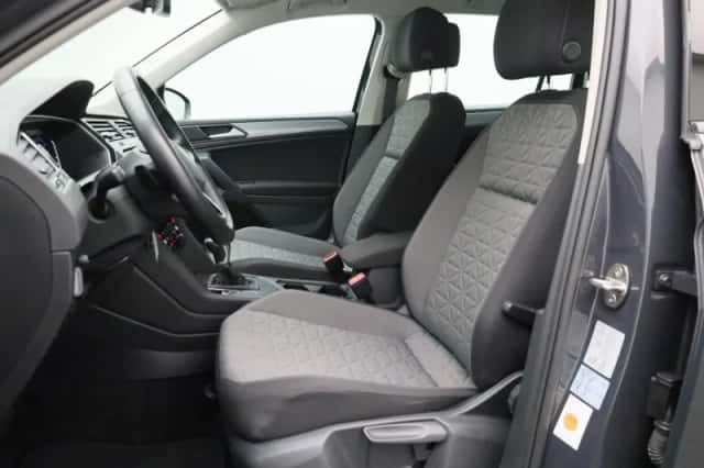Volkswagen Tiguan (2022) thumbnail 10