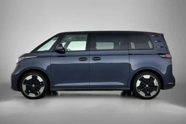 Volkswagen ID. Buzz (2023) thumbnail 2