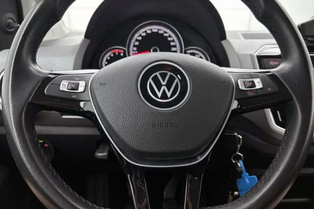 Volkswagen Up! (2022) thumbnail 32