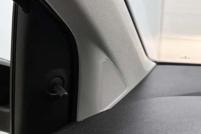 Volkswagen Up! (2022) thumbnail 10