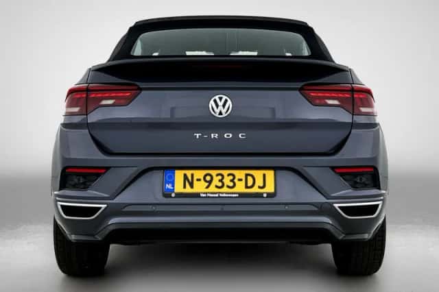 Volkswagen T-Roc (2020) thumbnail 3
