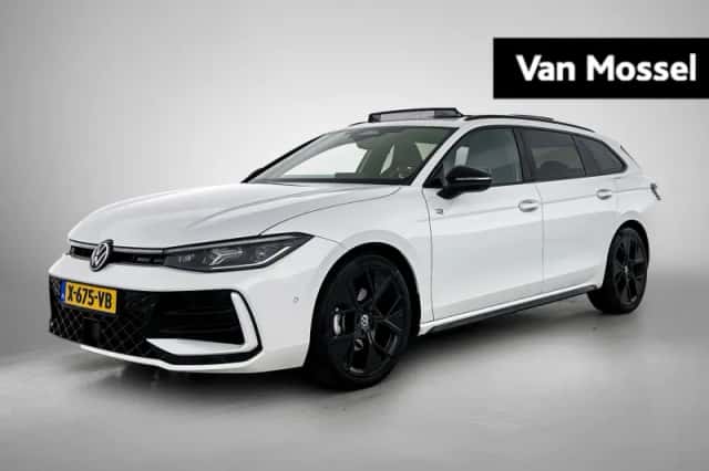 Volkswagen Passat (2024) thumbnail 1