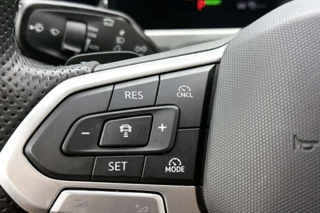 Volkswagen Passat (2024) thumbnail 6