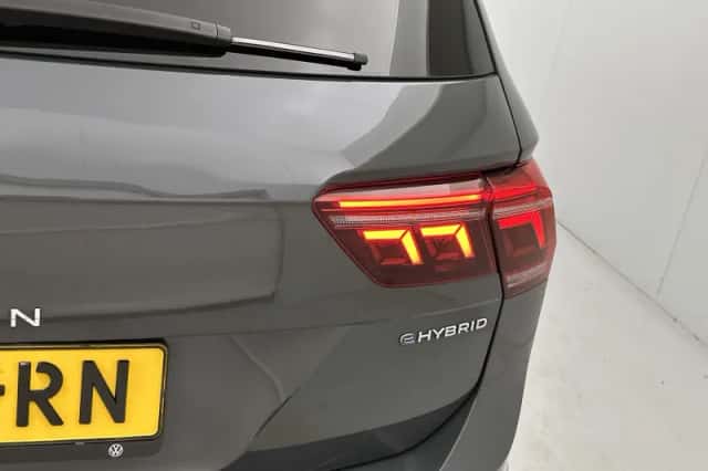 Volkswagen Tiguan (2021) thumbnail 14