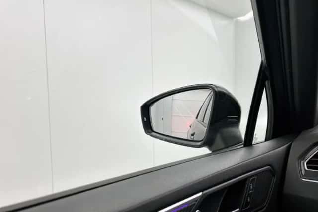 Volkswagen Tiguan (2021) thumbnail 17