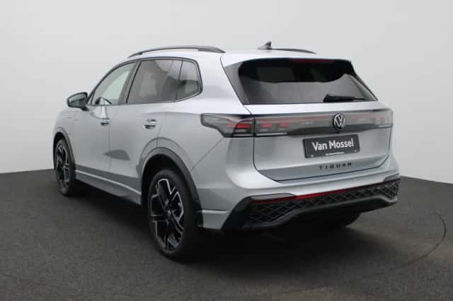 Volkswagen Tiguan (2025) thumbnail 2
