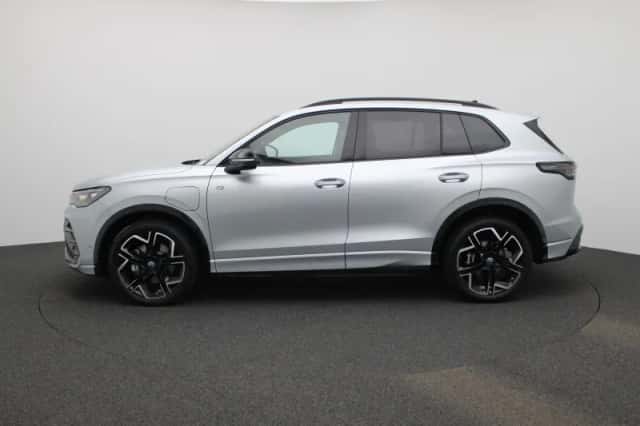 Volkswagen Tiguan (2025) thumbnail 4