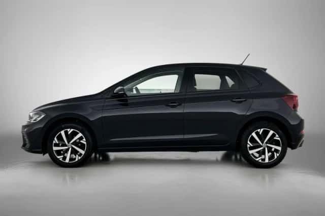Volkswagen Polo (2022) thumbnail 2
