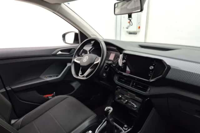 Volkswagen T-Cross (2021) thumbnail 3