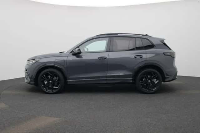 Volkswagen Tiguan (2025) thumbnail 4