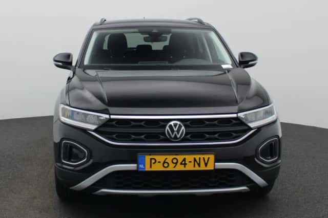 Volkswagen T-Roc (2022) thumbnail 3