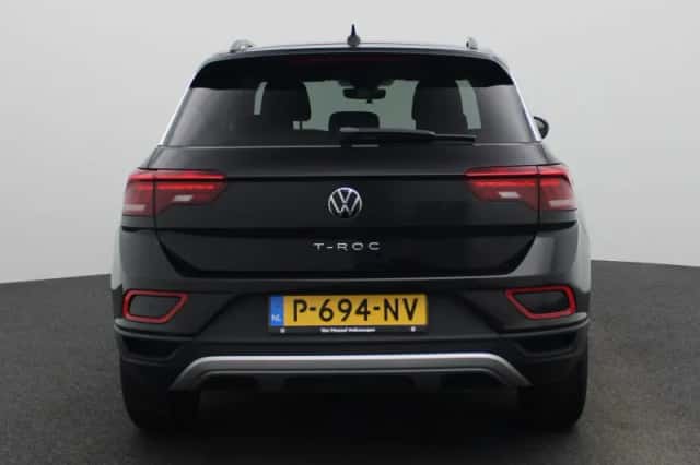 Volkswagen T-Roc (2022) thumbnail 5
