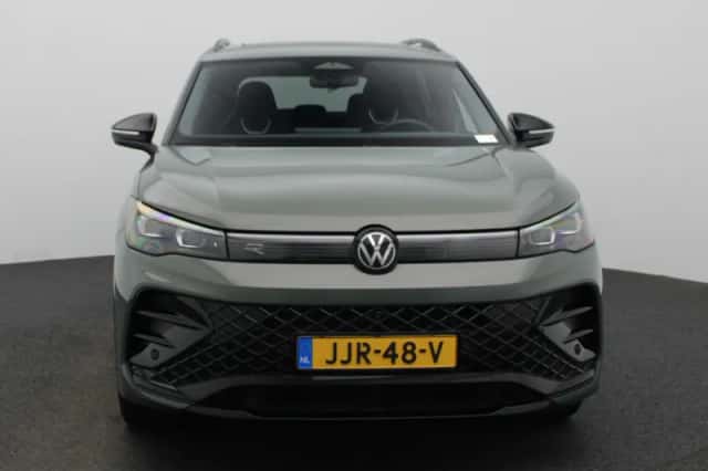 Volkswagen Tiguan (2025) thumbnail 3
