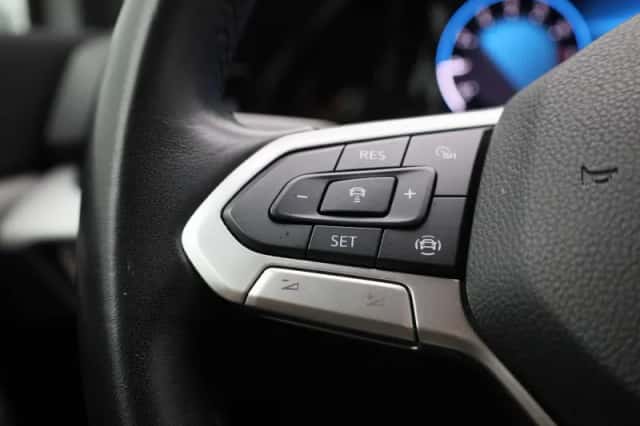 Volkswagen Golf (2022) thumbnail 22