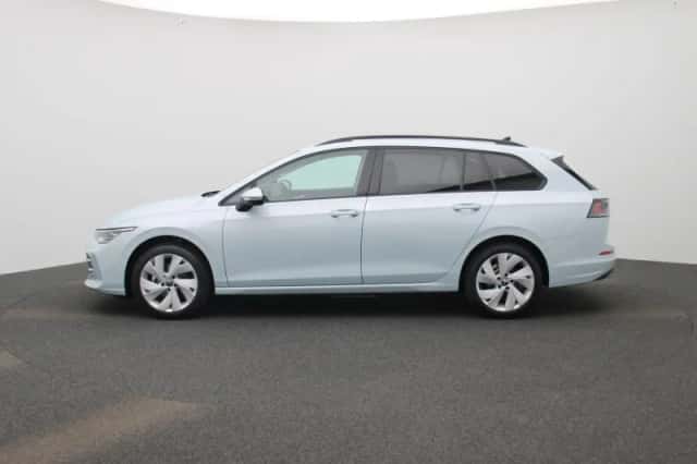 Volkswagen Golf (2026) thumbnail 4