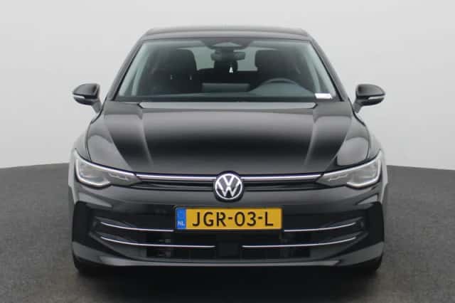 Volkswagen Golf (2025) thumbnail 3