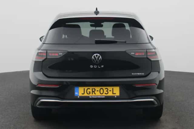 Volkswagen Golf (2025) thumbnail 5