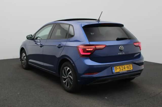 Volkswagen Polo (2022) thumbnail 2