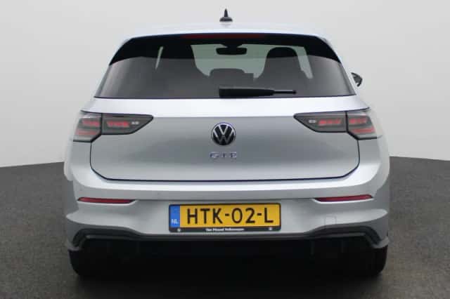 Volkswagen Golf (2025) thumbnail 5
