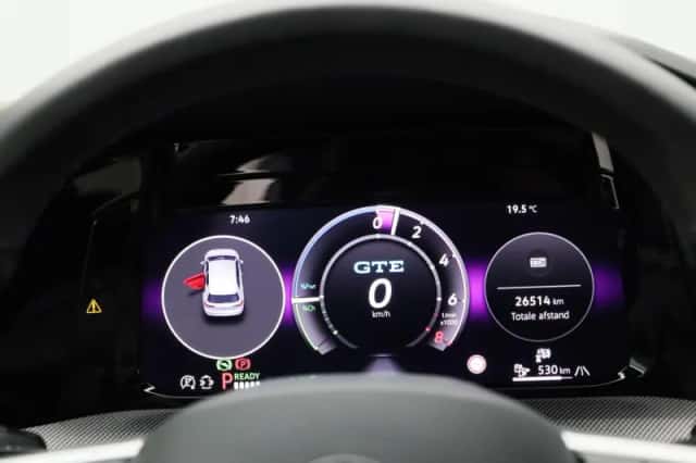 Volkswagen Golf (2025) thumbnail 8