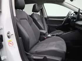 Volkswagen Golf (2025) thumbnail 36