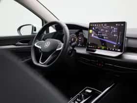 Volkswagen Golf (2025) thumbnail 39