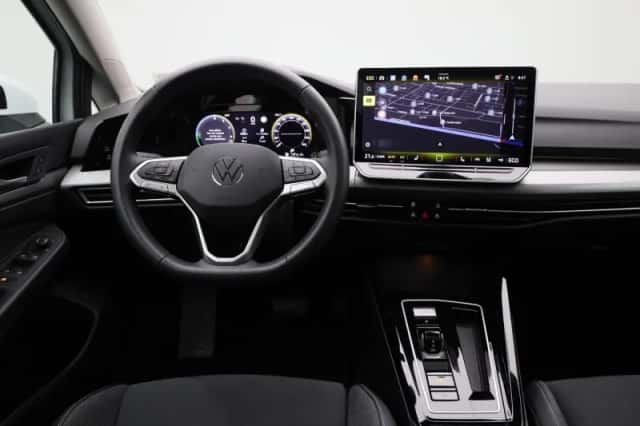 Volkswagen Golf (2025) thumbnail 7