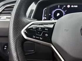 Volkswagen Tiguan (2021) thumbnail 6