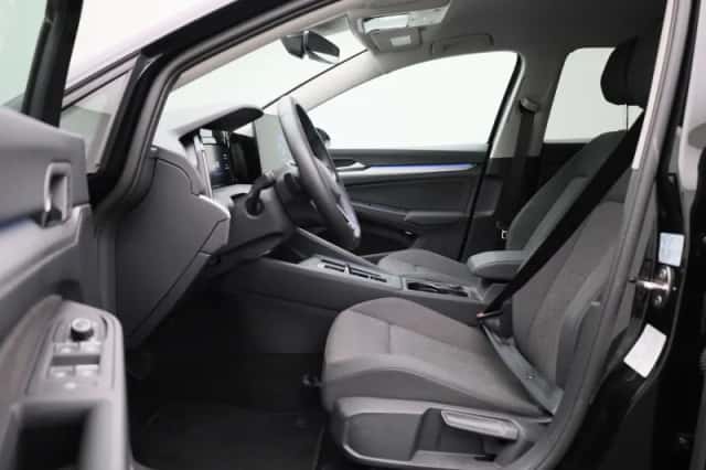 Volkswagen Golf (2025) thumbnail 11