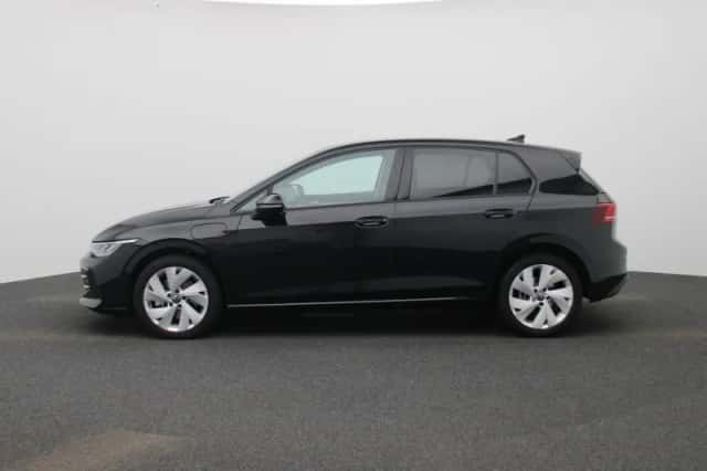 Volkswagen Golf (2025) thumbnail 4