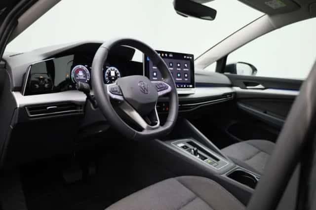 Volkswagen Golf (2025) thumbnail 32