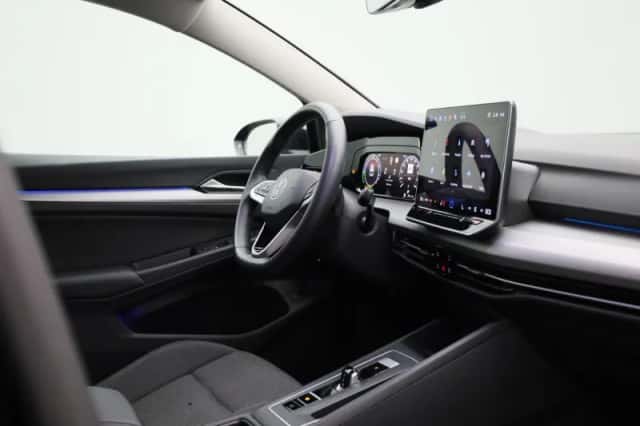 Volkswagen Golf (2025) thumbnail 33