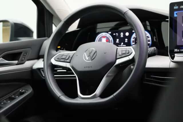 Volkswagen Golf (2025) thumbnail 37