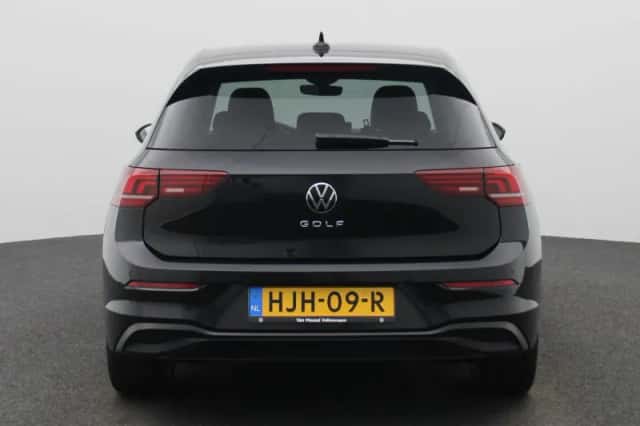 Volkswagen Golf (2025) thumbnail 5