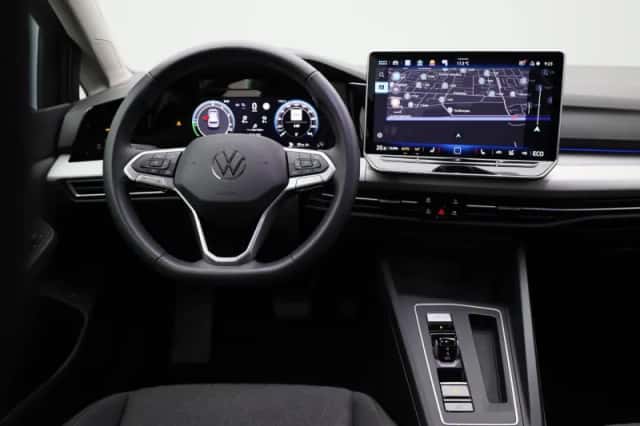 Volkswagen Golf (2025) thumbnail 7