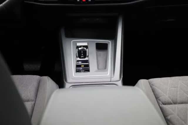 Volkswagen Golf (2025) thumbnail 10