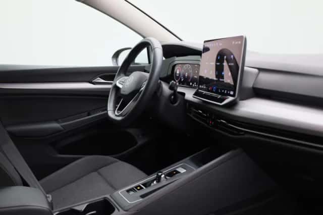 Volkswagen Golf (2025) thumbnail 34