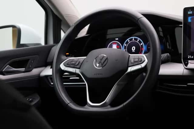 Volkswagen Golf (2025) thumbnail 38