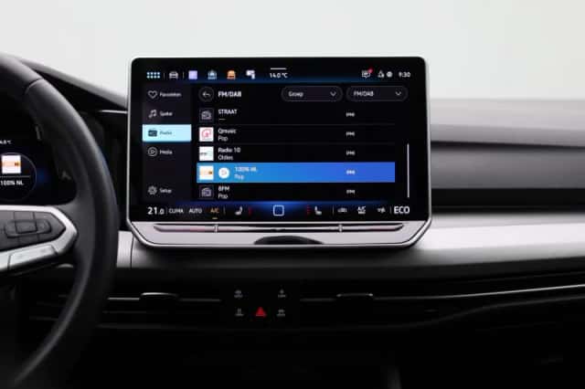 Volkswagen Golf (2025) thumbnail 9