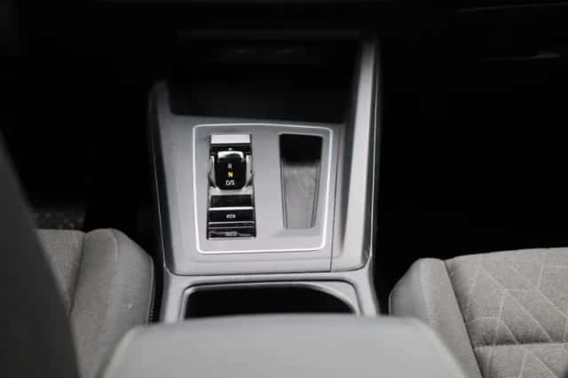 Volkswagen Golf (2025) thumbnail 10