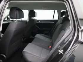 Volkswagen Passat (2021) thumbnail 10