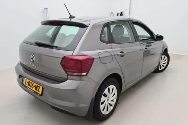 Volkswagen Polo (2021) thumbnail 2