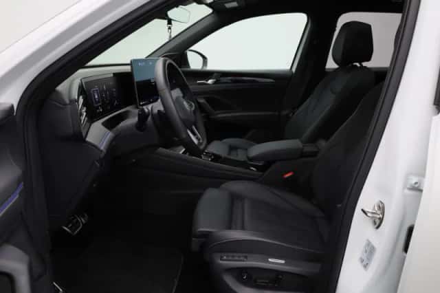 Volkswagen Tiguan (2025) thumbnail 9