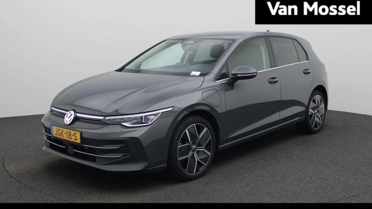 Volkswagen Golf (2025) — foto 1