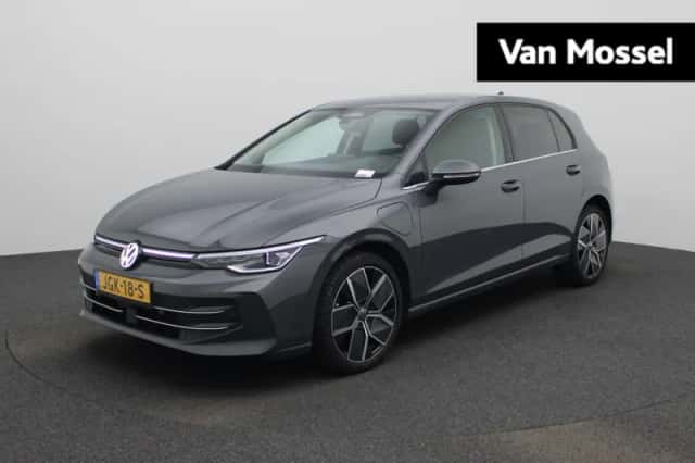Volkswagen Golf (2025) thumbnail 1