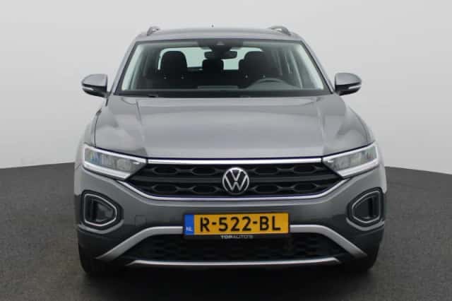Volkswagen T-Roc (2022) thumbnail 3