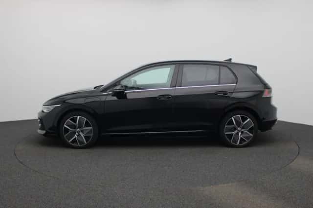 Volkswagen Golf (2025) thumbnail 4