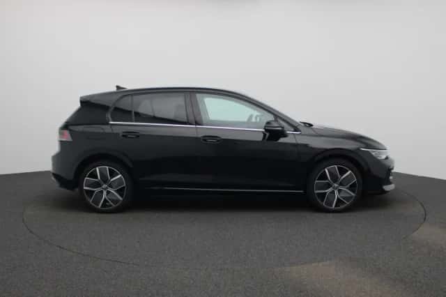 Volkswagen Golf (2025) thumbnail 6